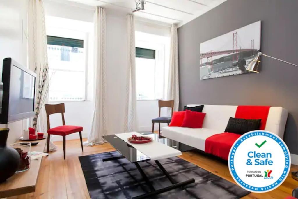 Lisbon Sant'Anna Apartments Bagian luar foto