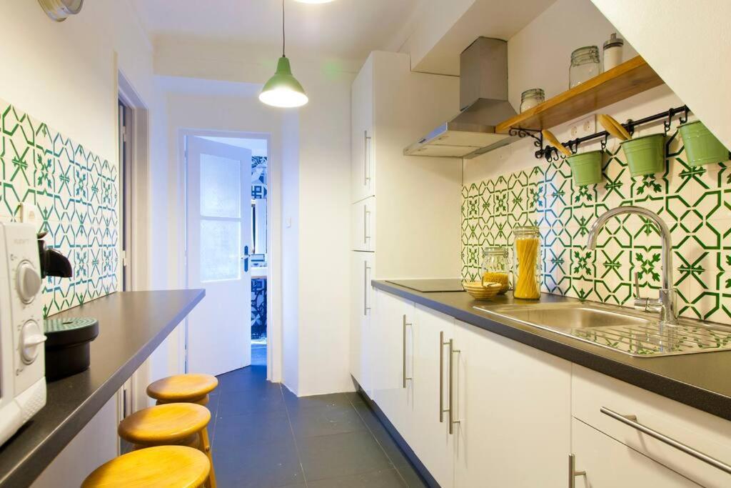 Lisbon Sant'Anna Apartments Bagian luar foto