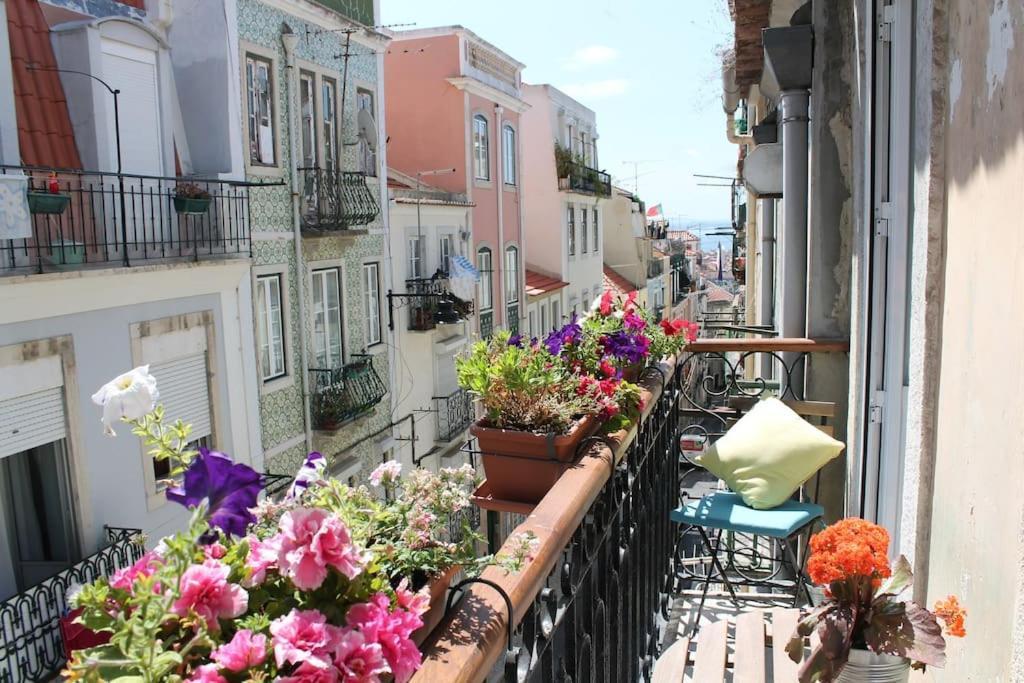 Lisbon Sant'Anna Apartments Bagian luar foto