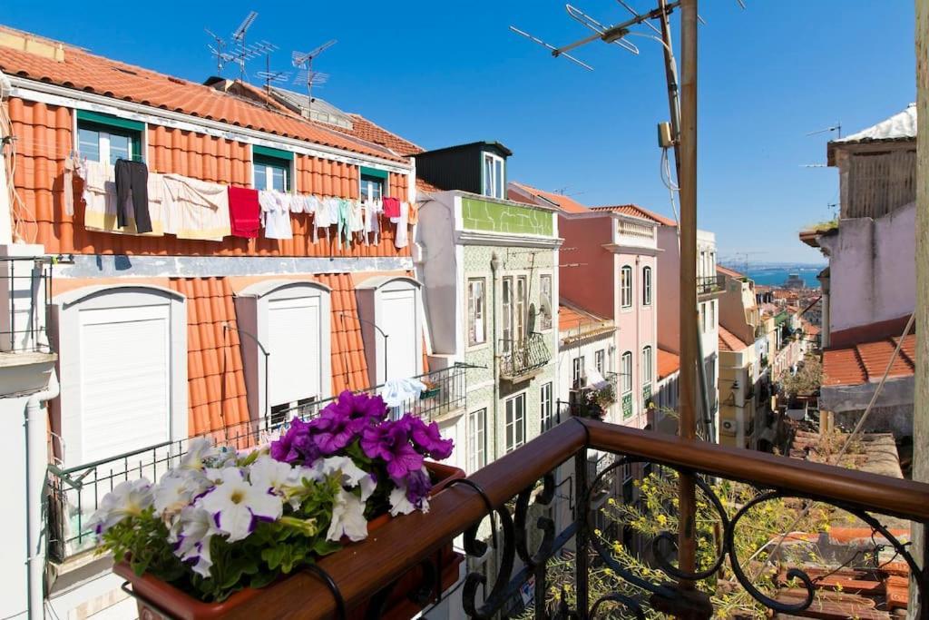 Lisbon Sant'Anna Apartments Bagian luar foto