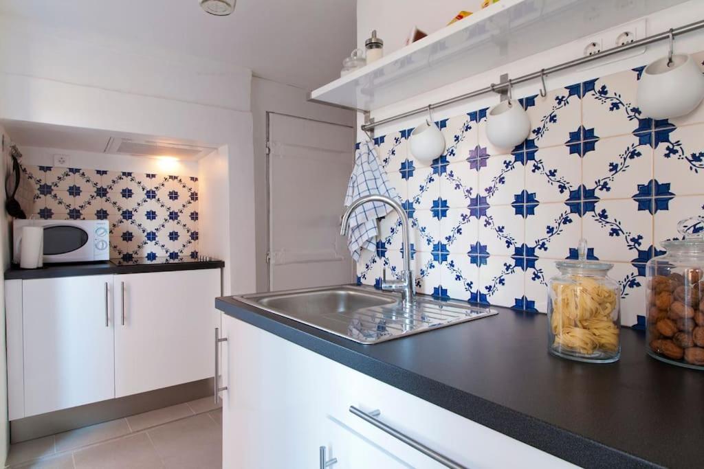Lisbon Sant'Anna Apartments Bagian luar foto