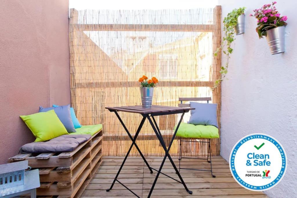 Lisbon Sant'Anna Apartments Bagian luar foto