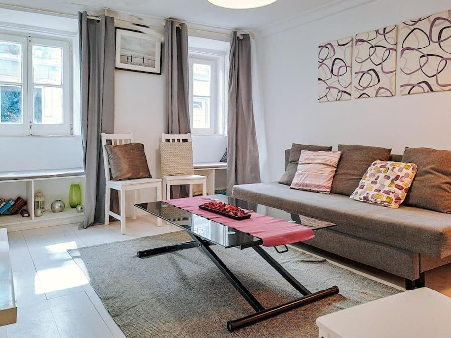 Lisbon Sant'Anna Apartments Bagian luar foto